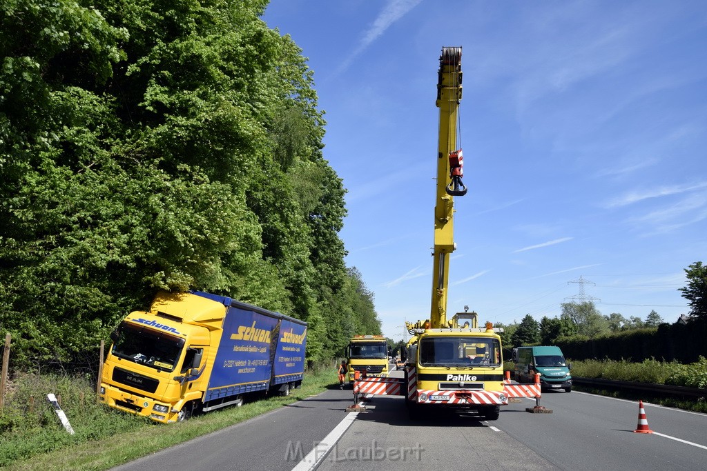 LKW in Boeschung A 3 Rich Frankfurt Hoehe Roesrath Lohmar P055.JPG - Miklos Laubert